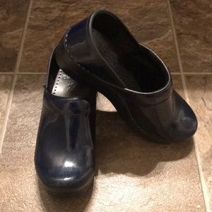 Dansko Professional Clogs Blueberry Patent Leather